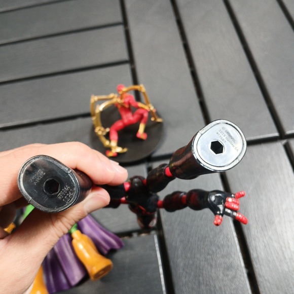 Hasbro‎ Disney Lot Marvel Miles Morales Spiderman Mysterio Flex Spider Suit -ZB - Picture 9 of 10